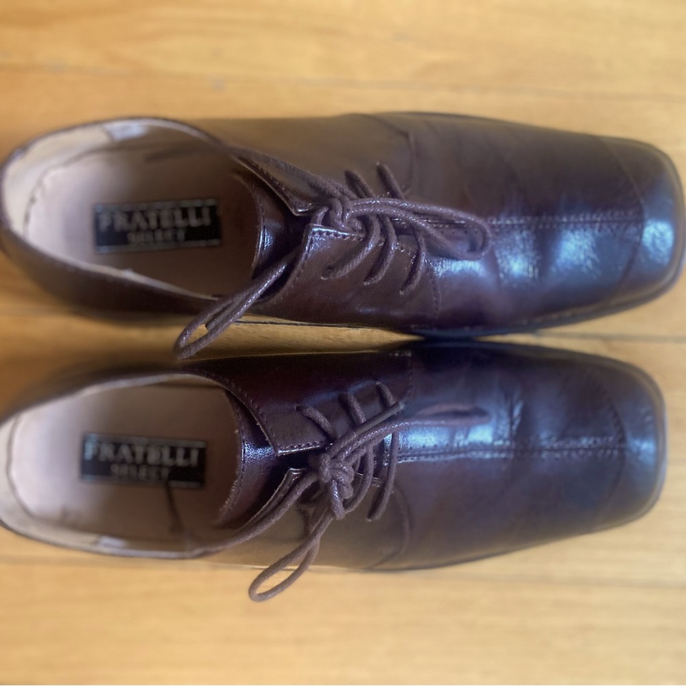 Men’s Fratli brand dark brown dress shoe size 7.5